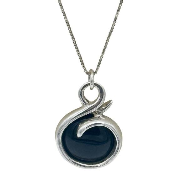 Unbranded Jewelry - Sterling Silver And Black Onyx Vintage Necklace Pendant 18 Inches Chain Italy